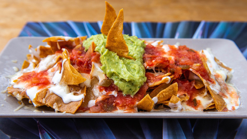 Sopa Azteca, flautas, tacos, bebida y postre