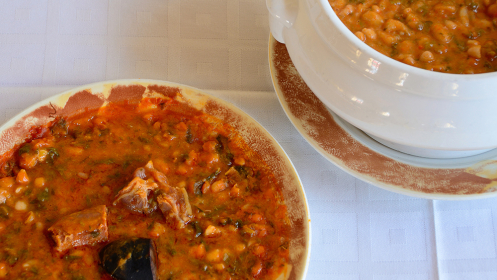 Menú de puchero de cocido montañés,más postre a elegir, pan, caf