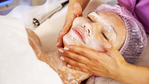 Higiene facial completa con tratamiento avanzado en Zazu