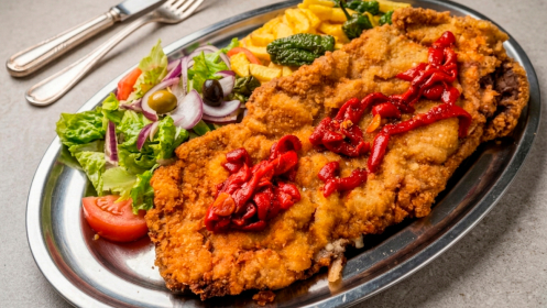 Menú con Gran Cachopo de Pollo para 2 personas con postre y bebi