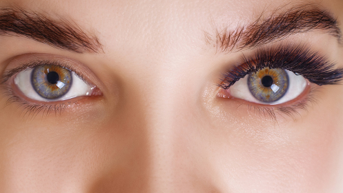 Volumen 3D para pestañas en Como una Reina Castelar